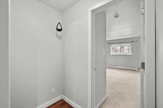 Building Photo - Downtown 1 Bedroom 1 Bath! Coming Soon!