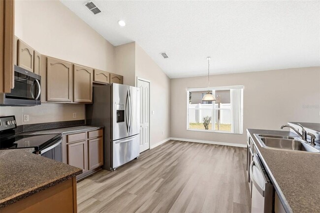 Building Photo - 1791 Florence Vista Blvd