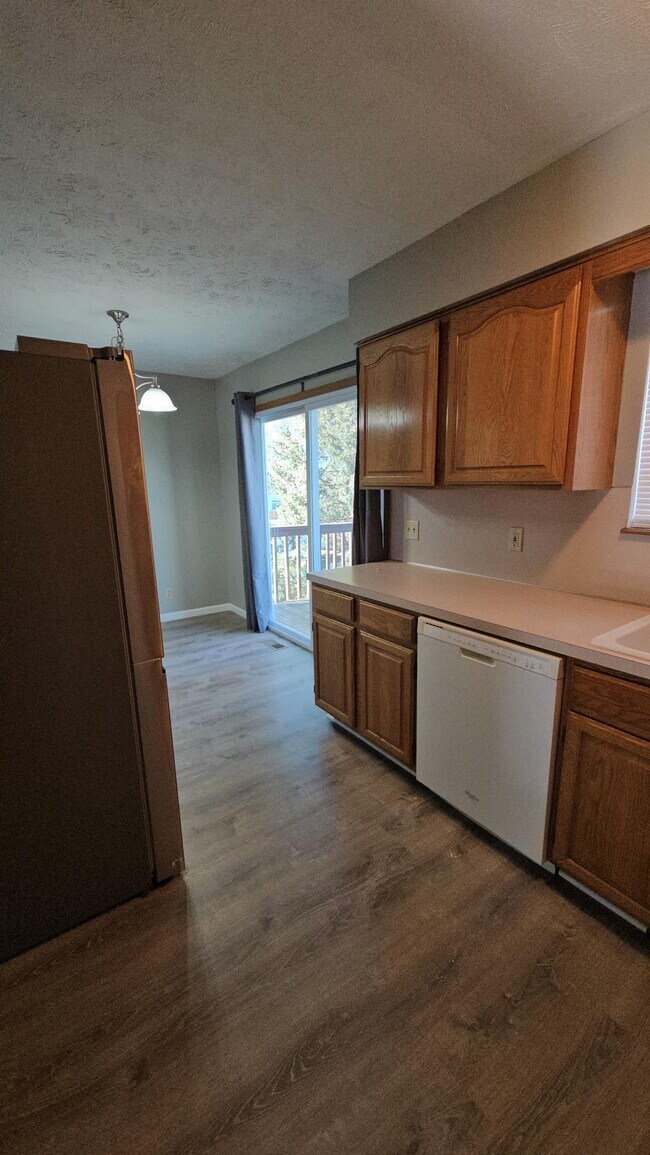 Building Photo - 10218 Weir St