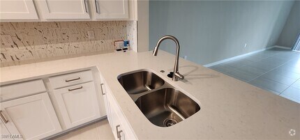Building Photo - 11790 Venetian Lagoon Dr