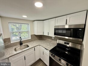 Building Photo - 8030 Ditman St
