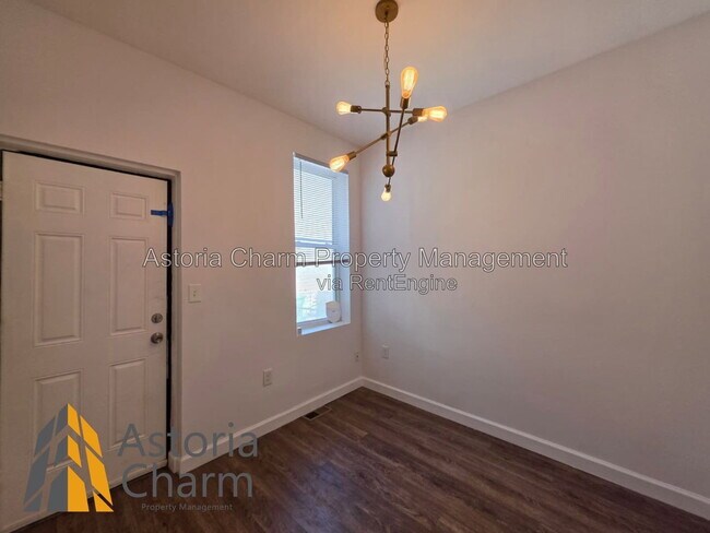 Building Photo - 905 N Patterson Park Ave