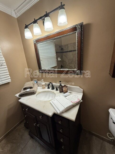 Building Photo - 1421 W 21st St