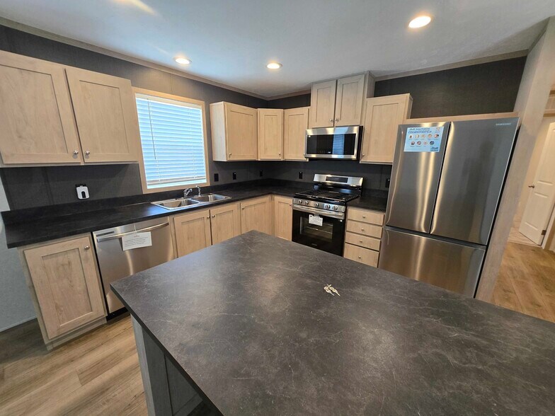 Building Photo - 52885 Van Buren Ct