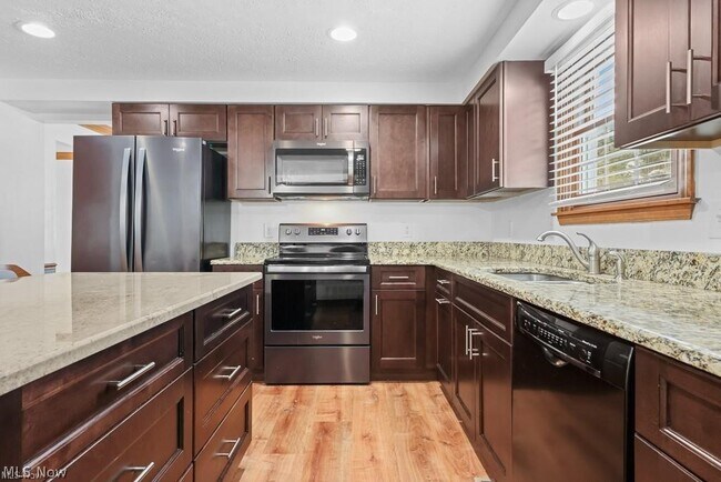 Building Photo - 13943 Walking Stick Way