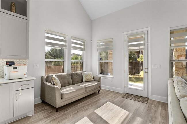 Building Photo - 3203 Scenic Valley Dr