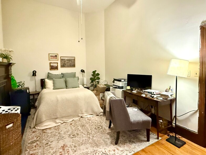 Building Photo - 317 Commonwealth Ave