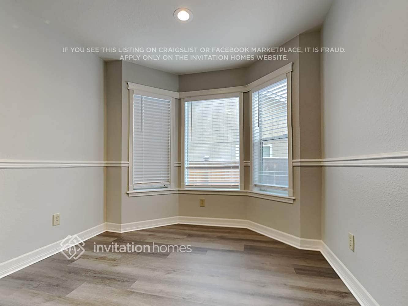 Building Photo - 1722 Mapleview Ct NE
