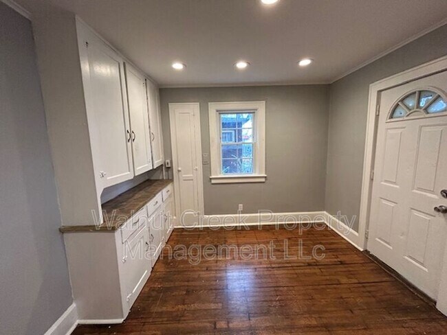 Building Photo - 3235 Grove Ave