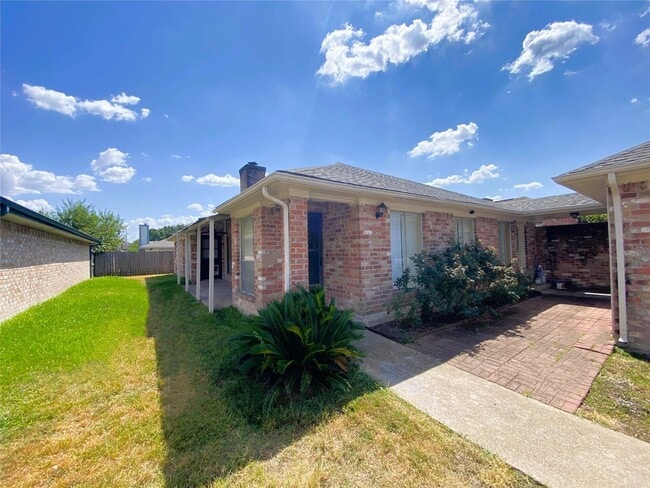 Primary Photo - 9515 Hendon Ln