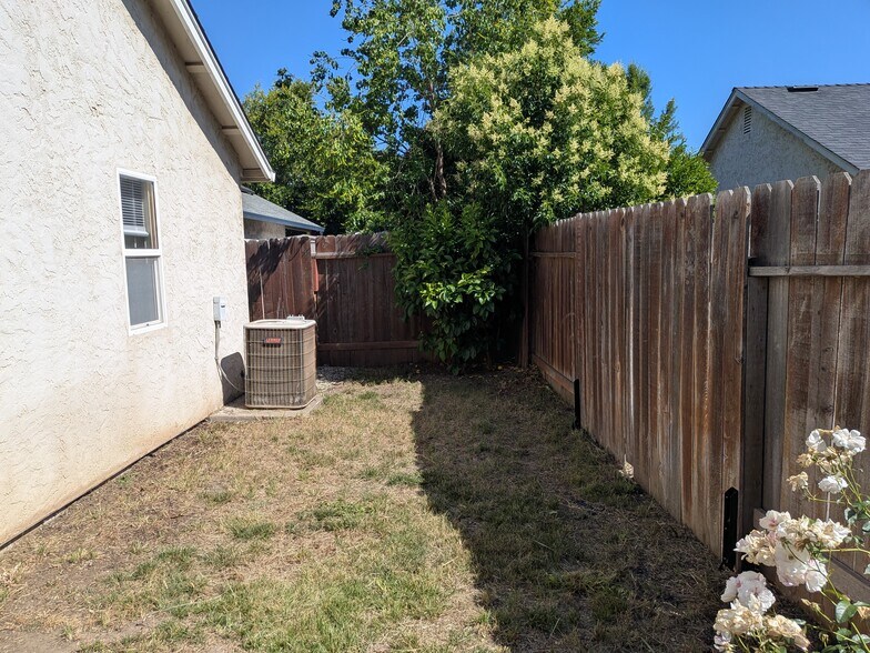 Building Photo - 3055 Snowbird Dr