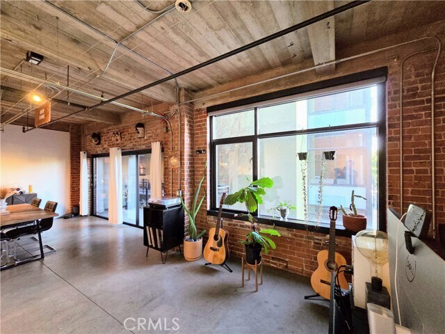 Building Photo - 835 Locust Ave