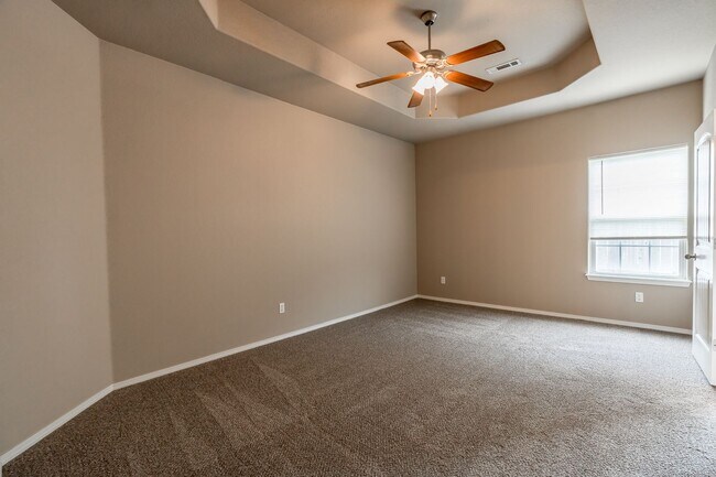 Building Photo - Spacious 3 Bedroom Home Close to UofA!