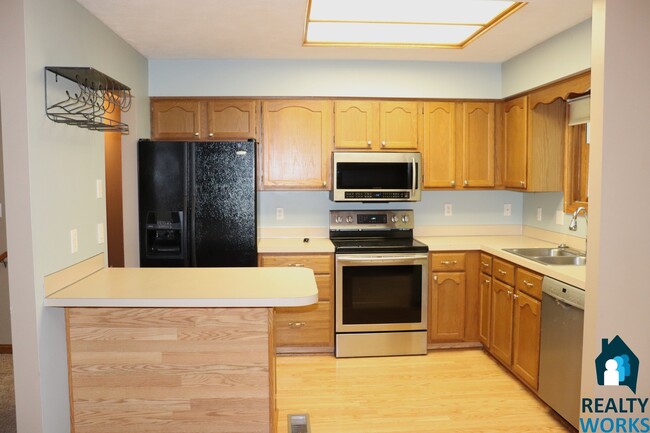 Building Photo - Wonderful 3 bedroom, 2 bath in South Lincoln