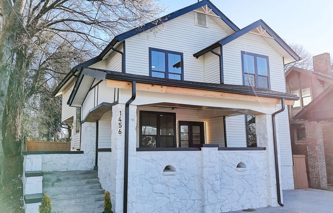 Primary Photo - 1456 S Gordon St SW