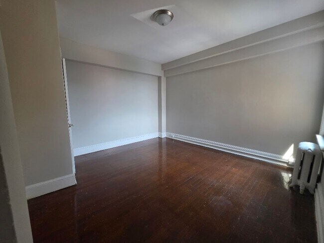 Interior Photo - 3100 WARDER ST NW