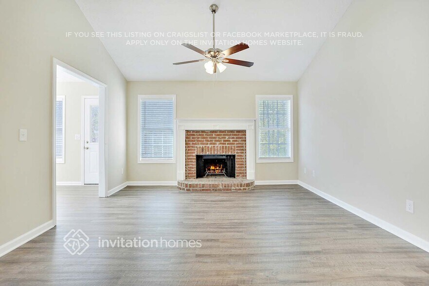Building Photo - 105 Valley View Dr
