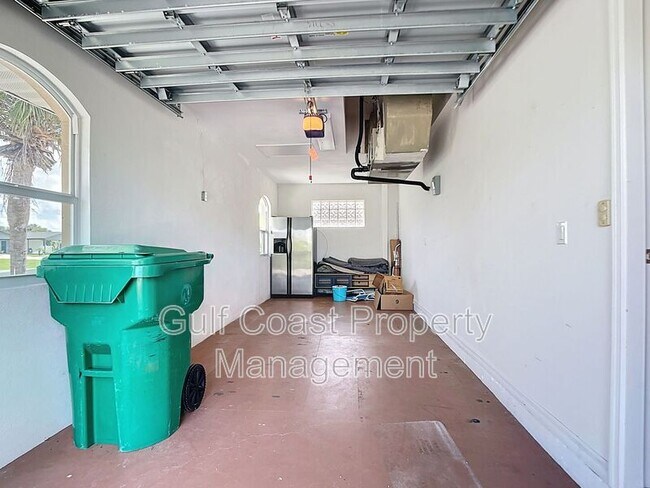 Building Photo - 227 Rotonda Blvd W