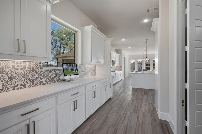 Building Photo - 1405 Gairloch Dr