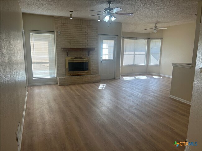 Building Photo - 4809 Bramblewood Dr