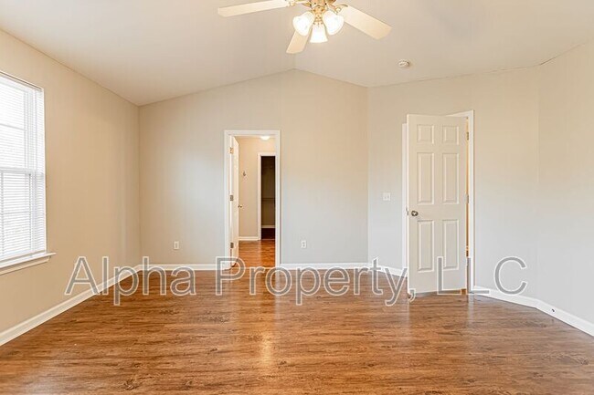 Building Photo - 204 Pope Ln