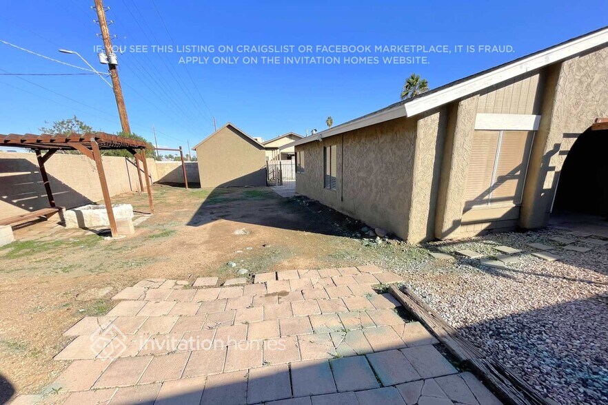 Building Photo - 8931 N 56th Dr