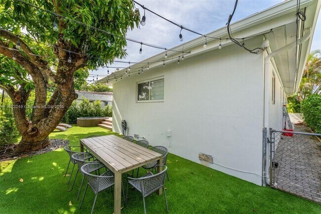 Building Photo - 45 Palermo Ave