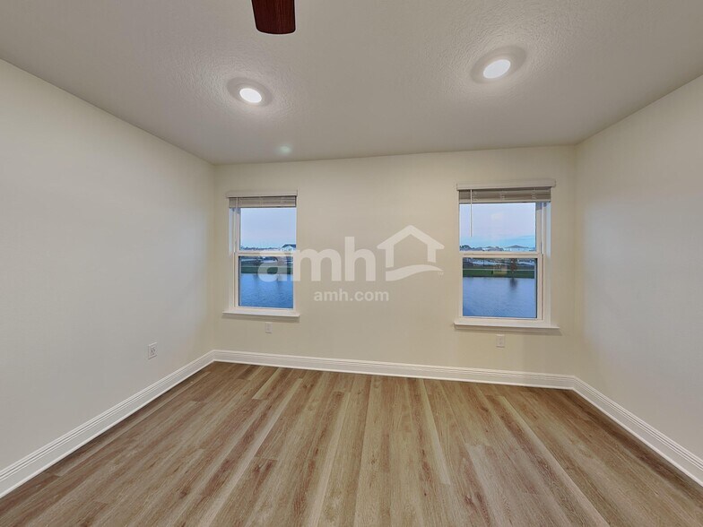 Building Photo - 5964 Sycamore Pl St