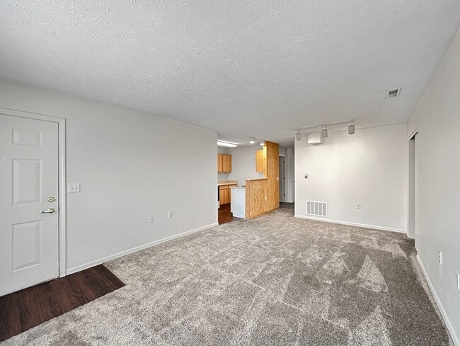 Building Photo - Battle Creek 2 Bedroom / 2 Bath Apartment – Available Now!