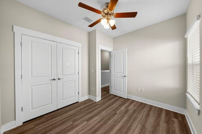 Building Photo - 238 N Sand Palm Rd