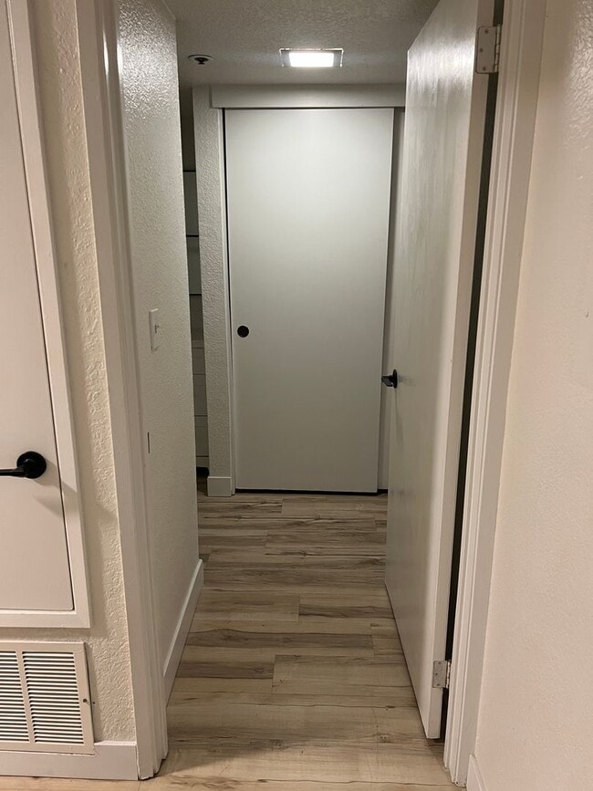 Building Photo - 1019 Dornajo Way