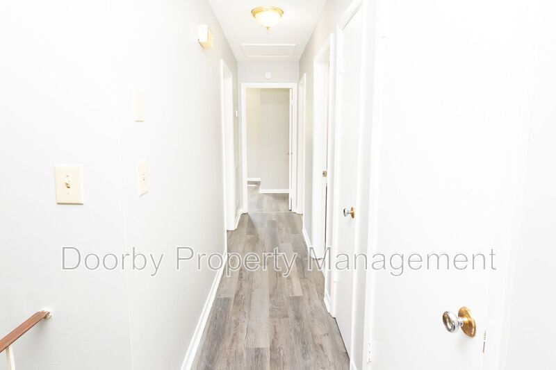 Building Photo - 8911 Drake Parkway Rd