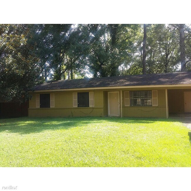 3 br, 2 bath House 247 Shiloh Drive 247 Shiloh Dr Jackson MS 39212