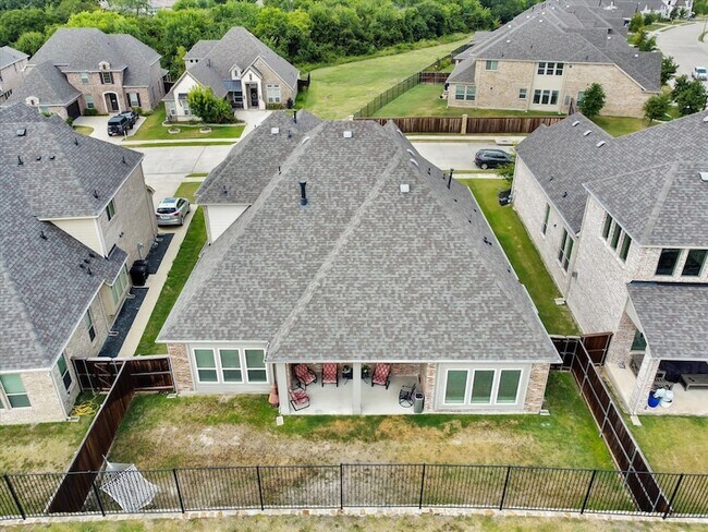 Building Photo - 439 Montrose Dr