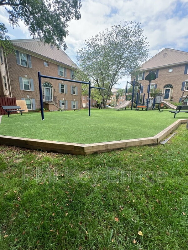 Building Photo - 7427 Salford Ct