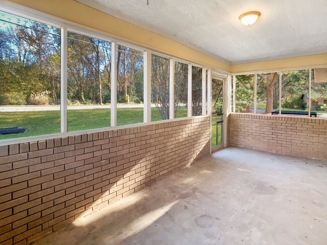 Building Photo - 2123 18th Avenue E Tuscaloosa, AL 35404