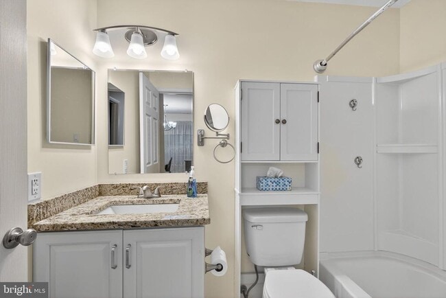 Building Photo - 511 Diamond Dr