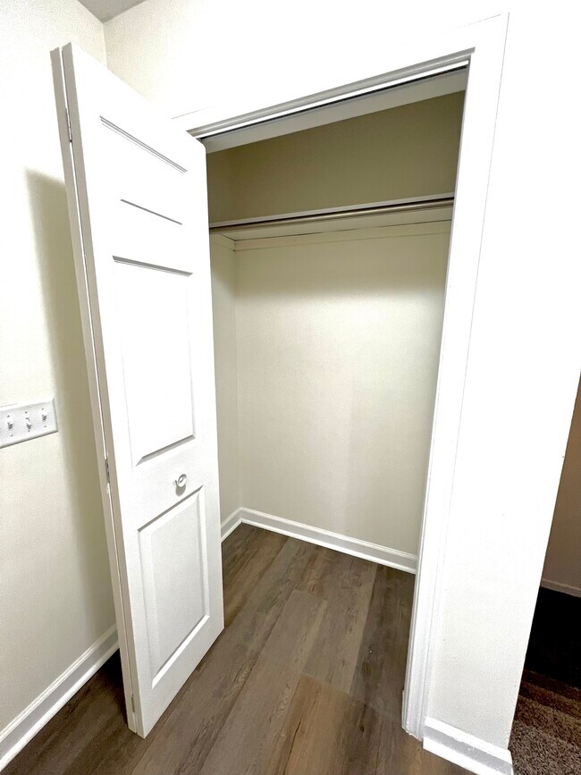 Building Photo - 211 Marian Ave