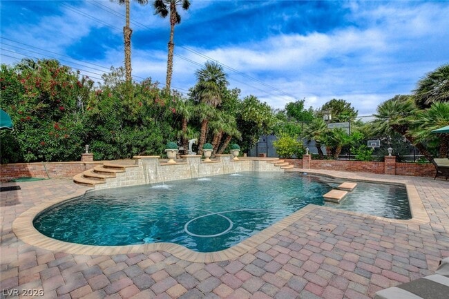 Building Photo - 7001 Alamitos Cir