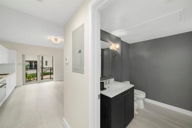 Building Photo - 435 21st St