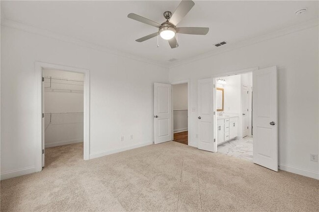 Building Photo - 532 Healy Dr