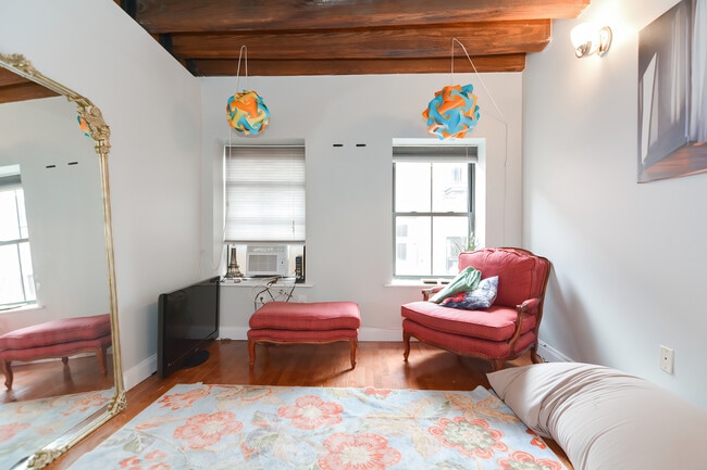 Building Photo - 99 Fulton St