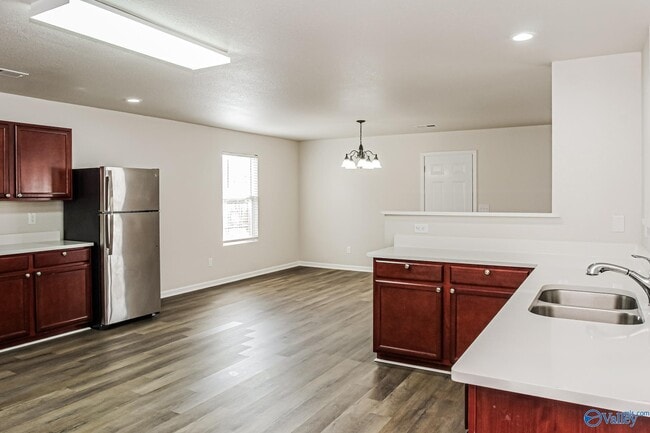 Building Photo - 100 Waterway Dr