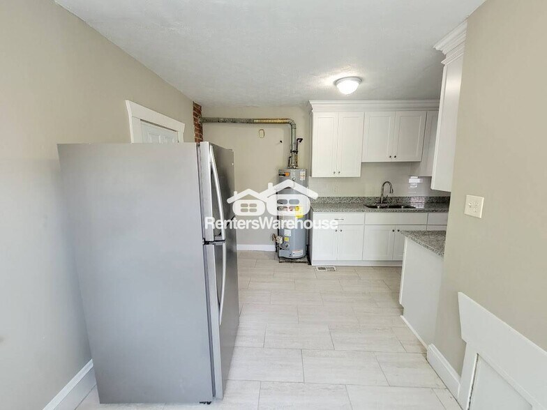 Building Photo - 220 Glendale Ave