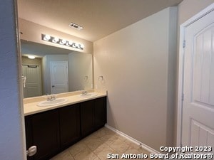 Building Photo - 1713 London Blue