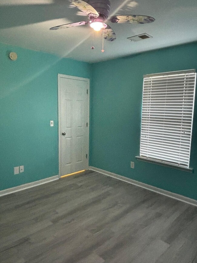 Building Photo - 1825 Polaris Dr