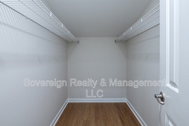 Building Photo - 3994 Elm St