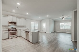 Building Photo - 1945 Redstart