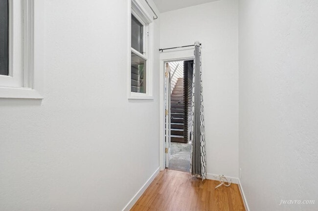 Building Photo - 354 Castro St