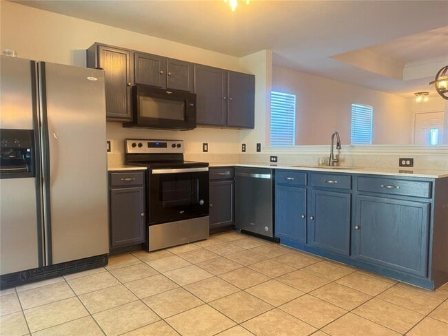 Building Photo - 5648 Brougham Way